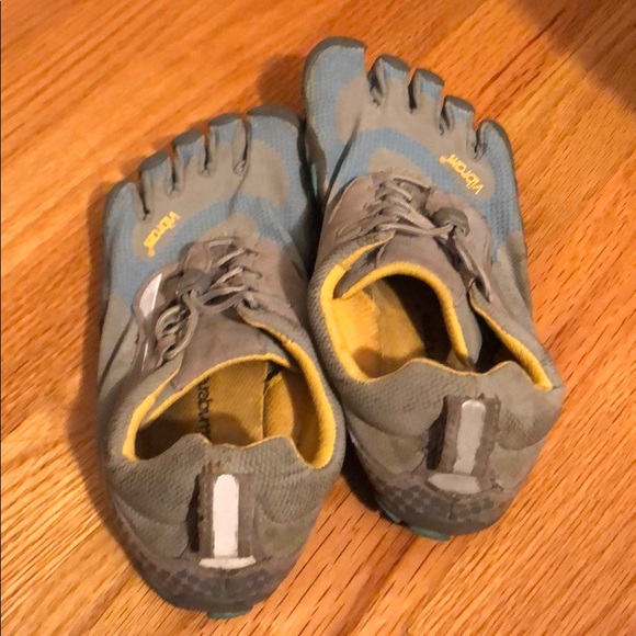 Gray and blue Vibram five fingers. Size 36 - Picture 3 of 9
